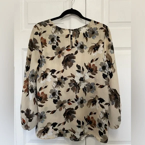 West Kei Cream Floral Blouse - Picture 2 of 9